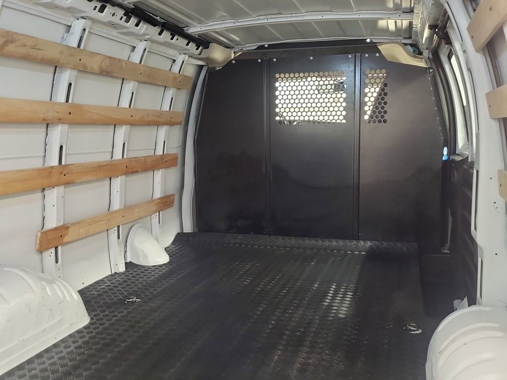 Used 2024 Chevrolet Express 2500 w/ Driver Convenience Package image 10