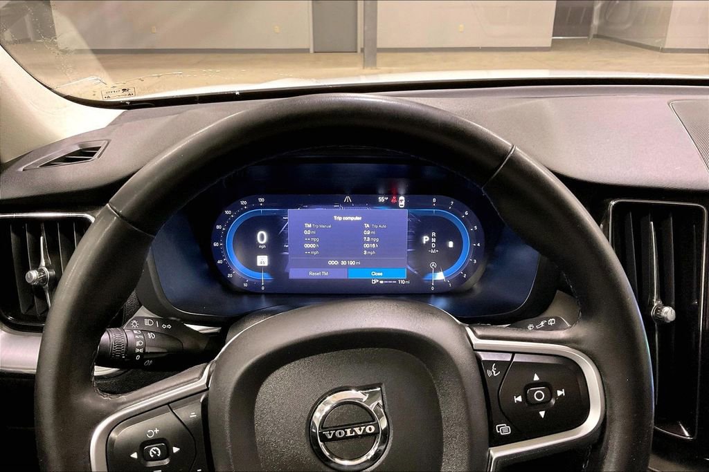Certified 2023 Volvo XC60 B5 Core image 12
