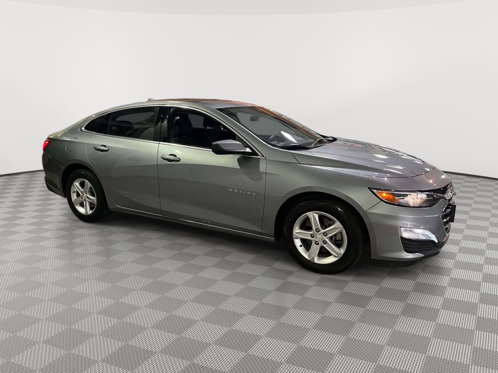 Used 2023 Chevrolet Malibu LT image 2