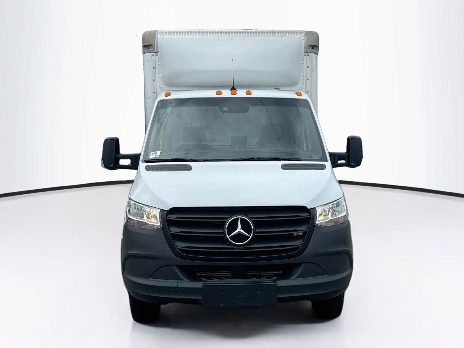 Used 2022 Mercedes-Benz Sprinter 4500 image 8