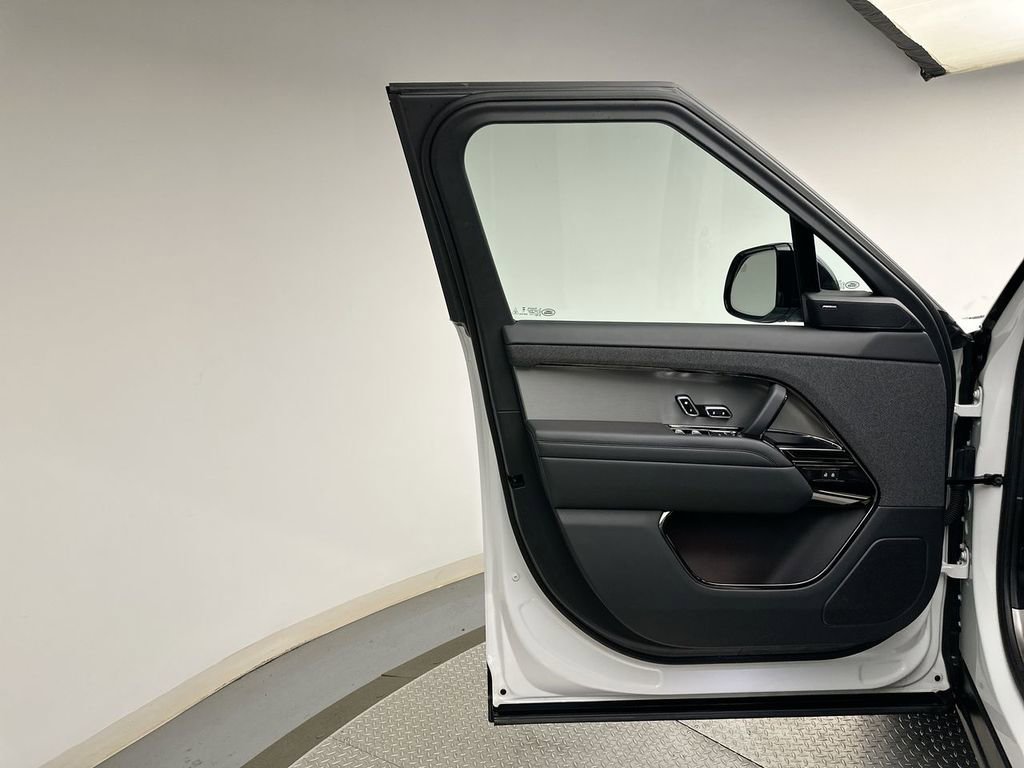Certified 2024 Land Rover Range Rover Sport SE image 21