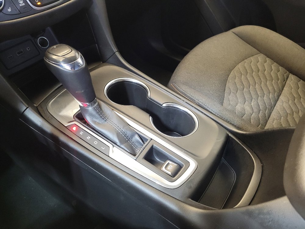 Used 2019 Chevrolet Equinox LT w/ Driver Convenience Package FWD image 26