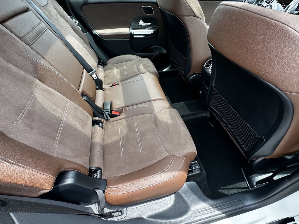 Certified 2025 Mercedes-Benz GLB 35 AMG 4MATIC image 18