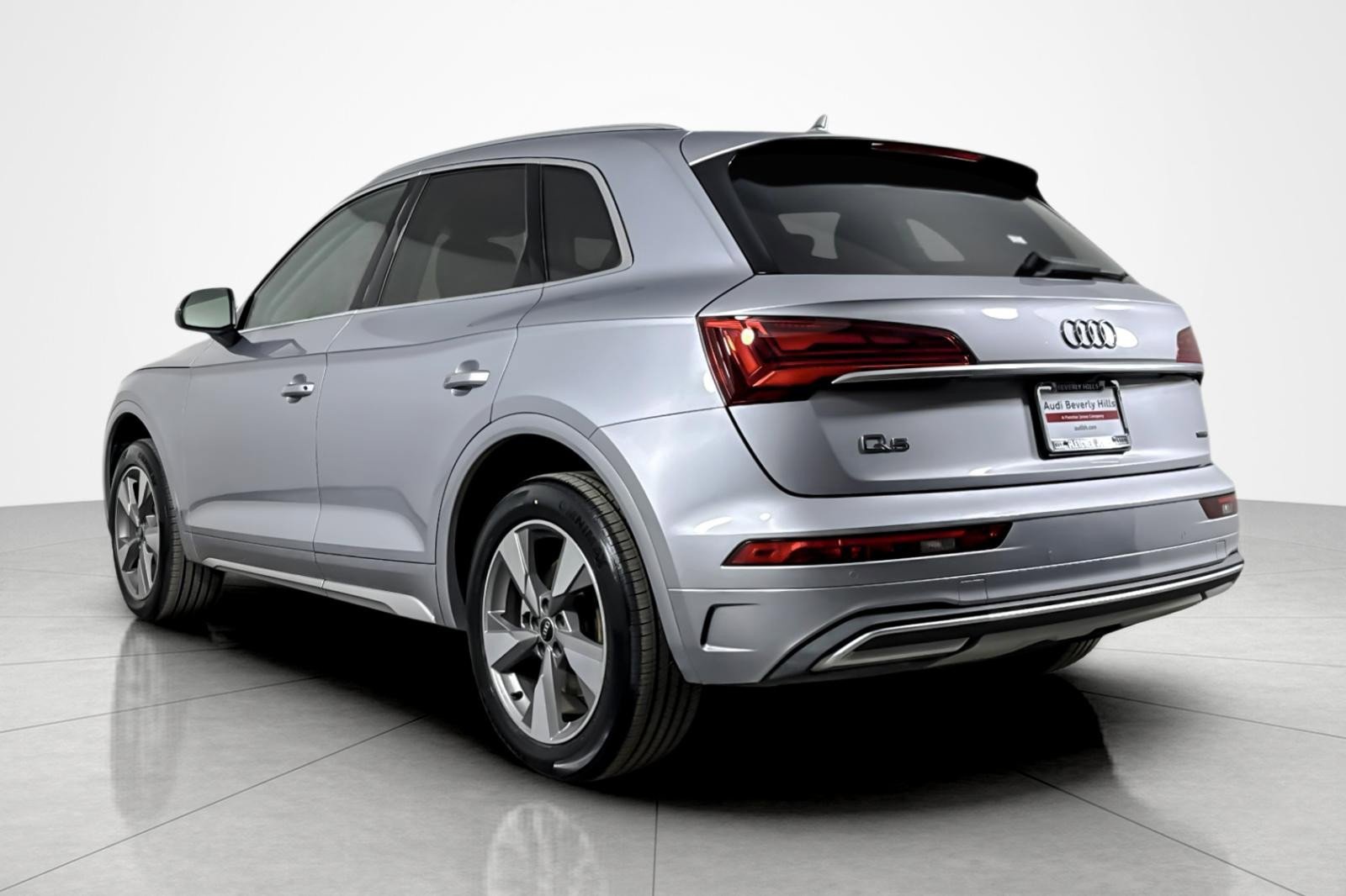 Used 2023 Audi Q5 2.0T Premium Plus w/ Premium Plus Package image 3