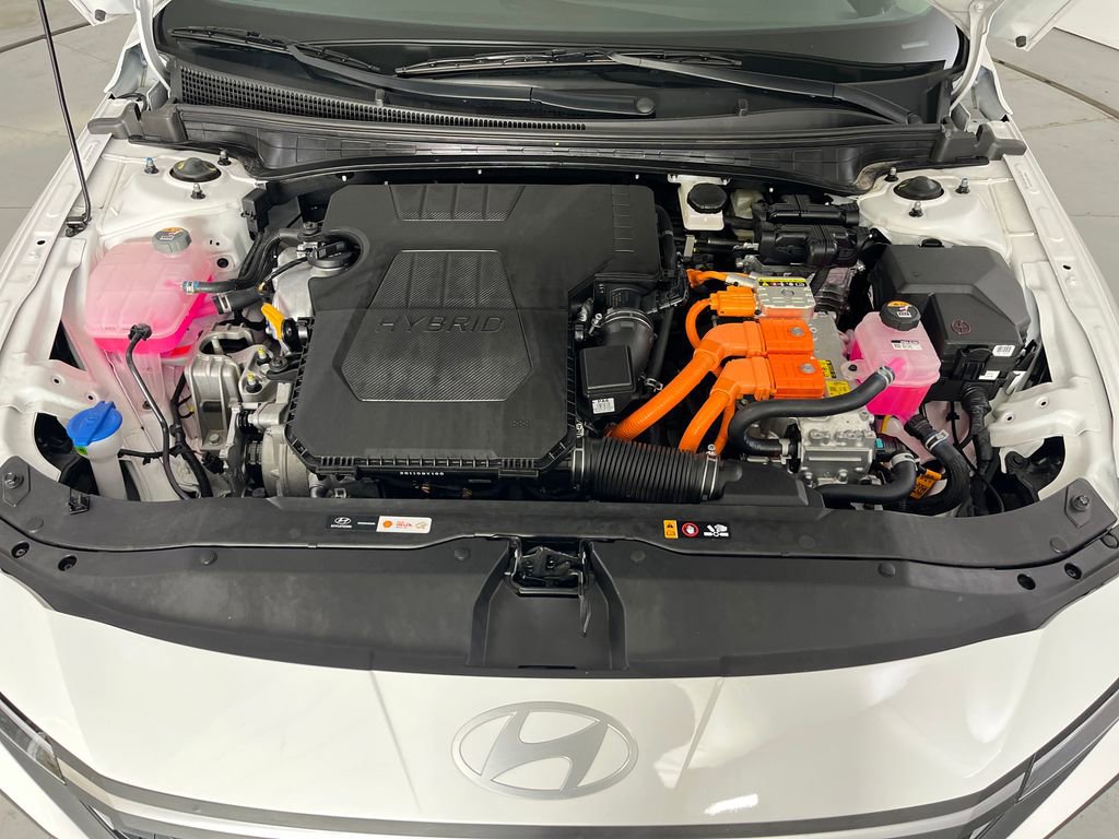 Used 2025 Hyundai Elantra Blue FWD image 9