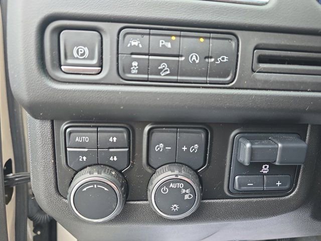 Used 2021 Chevrolet Tahoe Z71 w/ Z71 Signature Package image 28