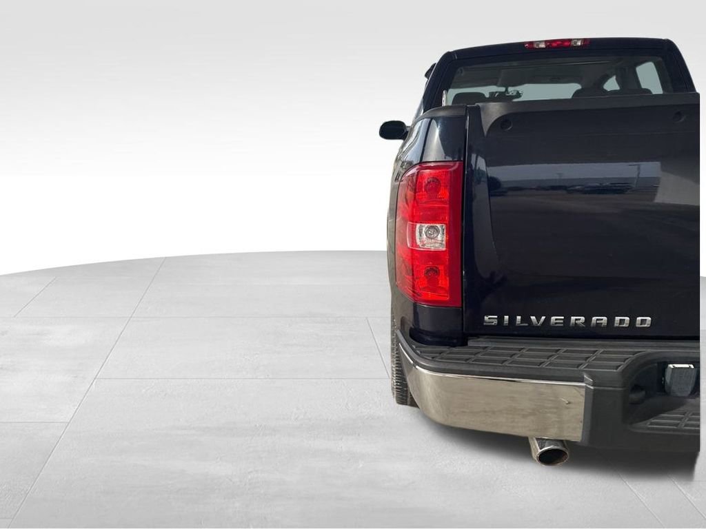 Used 2007 Chevrolet Silverado 1500 W/T w/ LS Package image 8