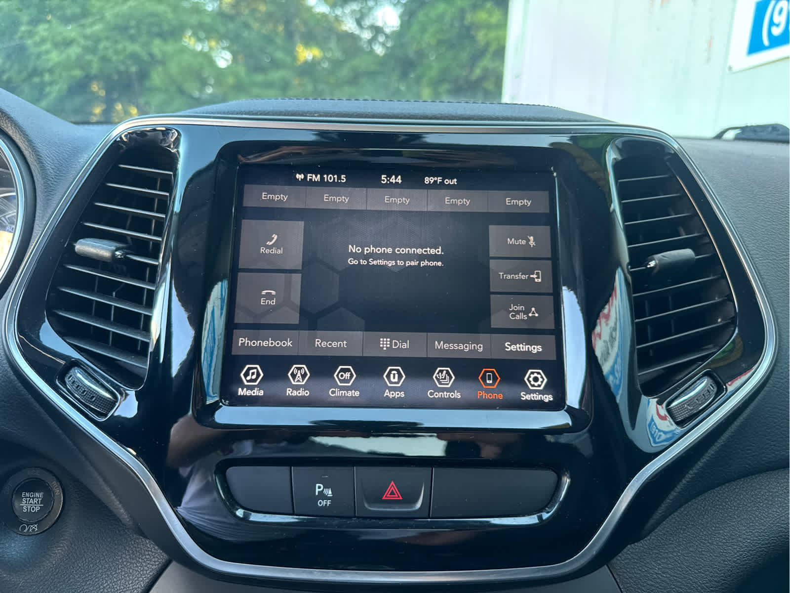 Used 2019 Jeep Cherokee Limited FWD image 25
