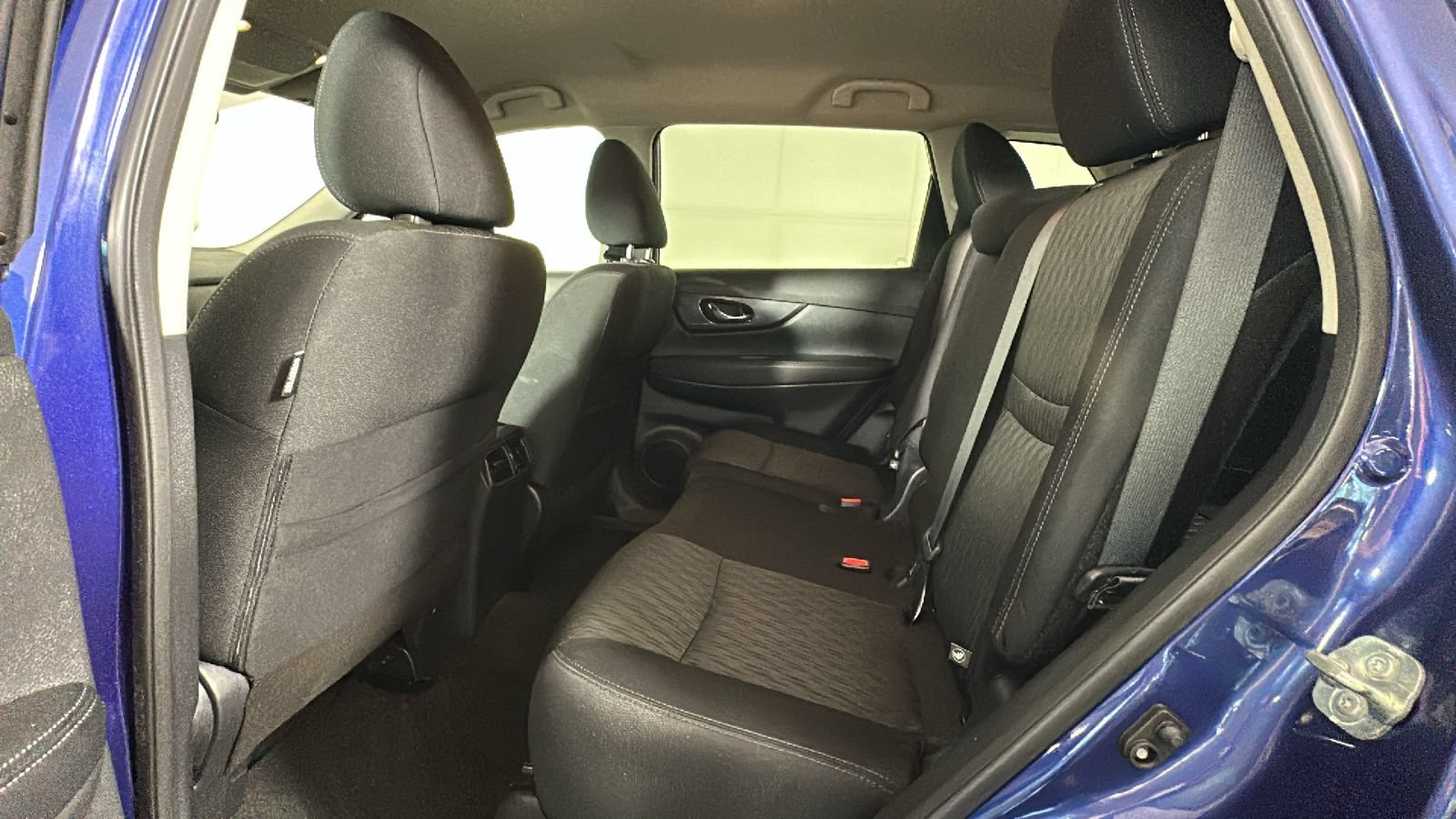 Used 2020 Nissan Rogue S AWD/4WD image 24