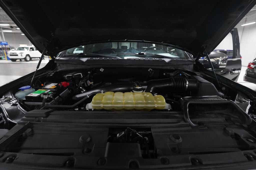 Used 2019 Ford F150 Platinum AWD/4WD image 3