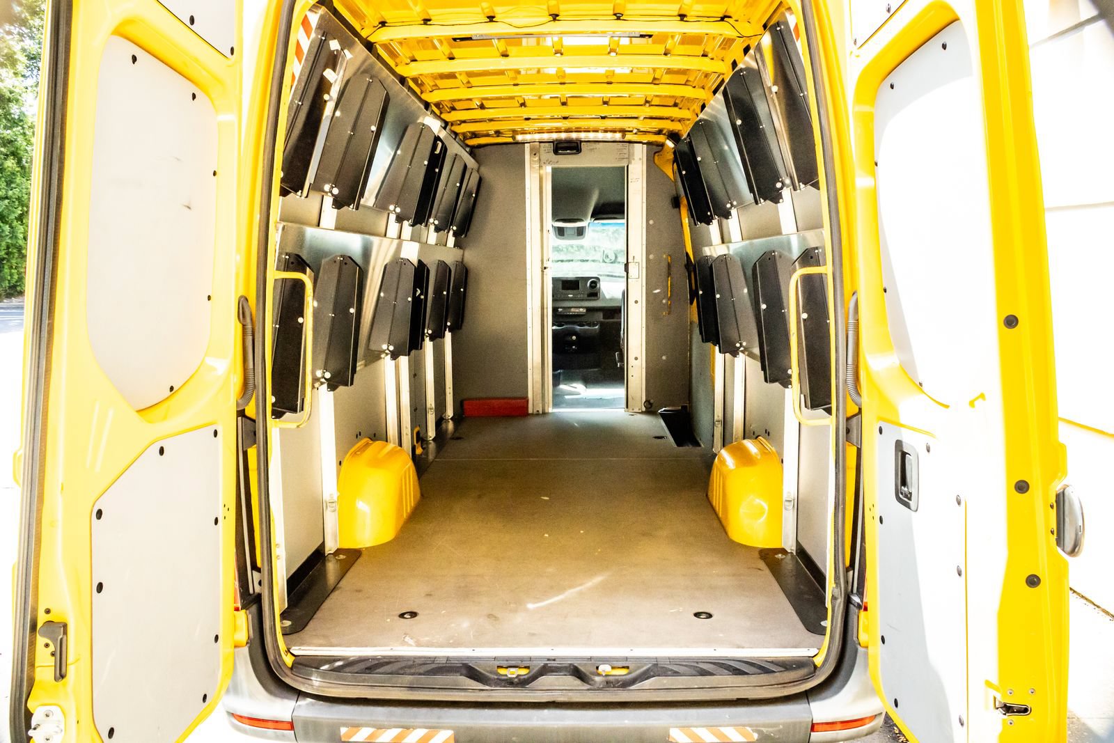 Used 2021 Mercedes-Benz Sprinter 2500 image 17
