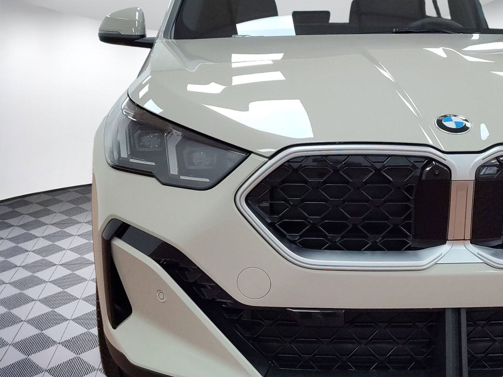 New 2026 BMW X2 xDrive28i image 9