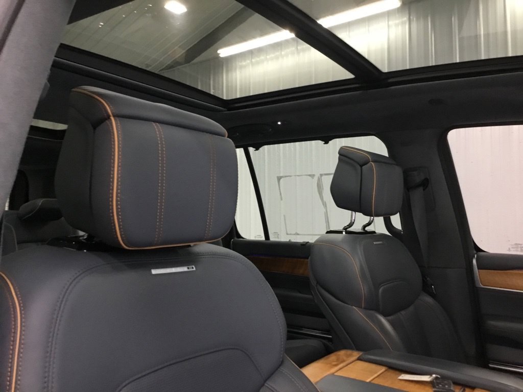 Used 2022 Jeep Grand Wagoneer Series II AWD/4WD image 26