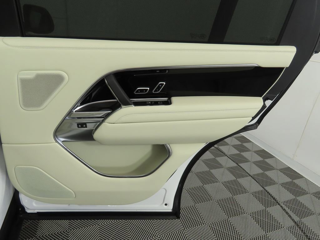 New 2025 Land Rover Range Rover Long Wheelbase SE image 27