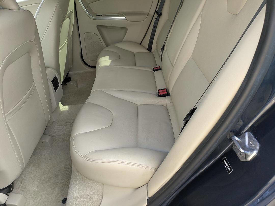 Used 2015 Volvo XC60 T6 w/ Climate Package AWD/4WD image 14