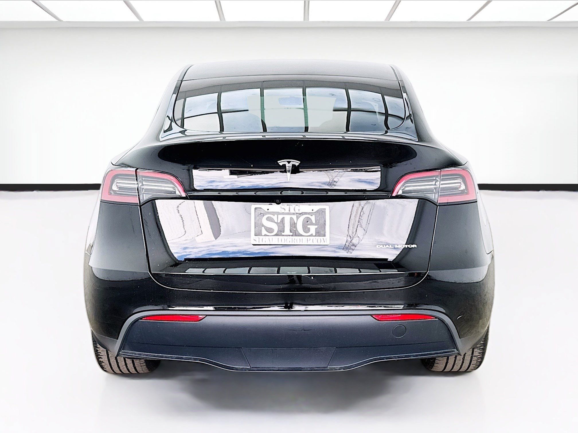 Used 2023 Tesla Model Y AWD image 5