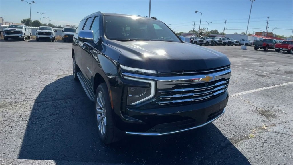 New 2025 Chevrolet Suburban Premier image 4