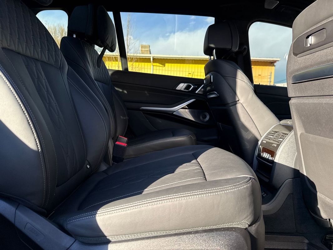 Used 2024 BMW X7 M60i w/ Executive Package image 17