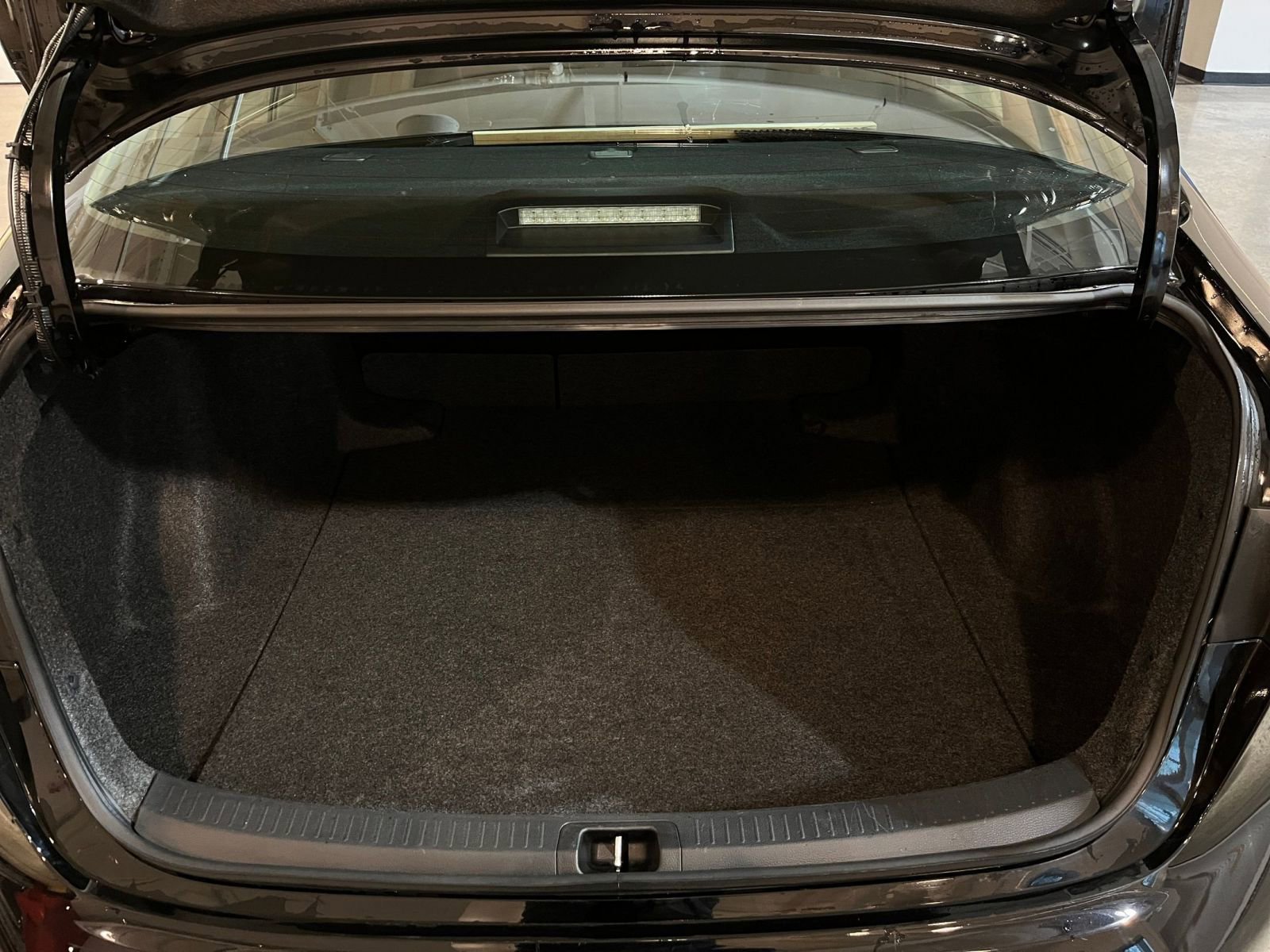 Used 2025 Toyota Corolla LE image 30