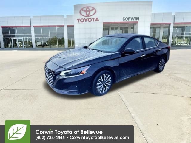 Used 2025 Nissan Altima 2.5 SV image 11