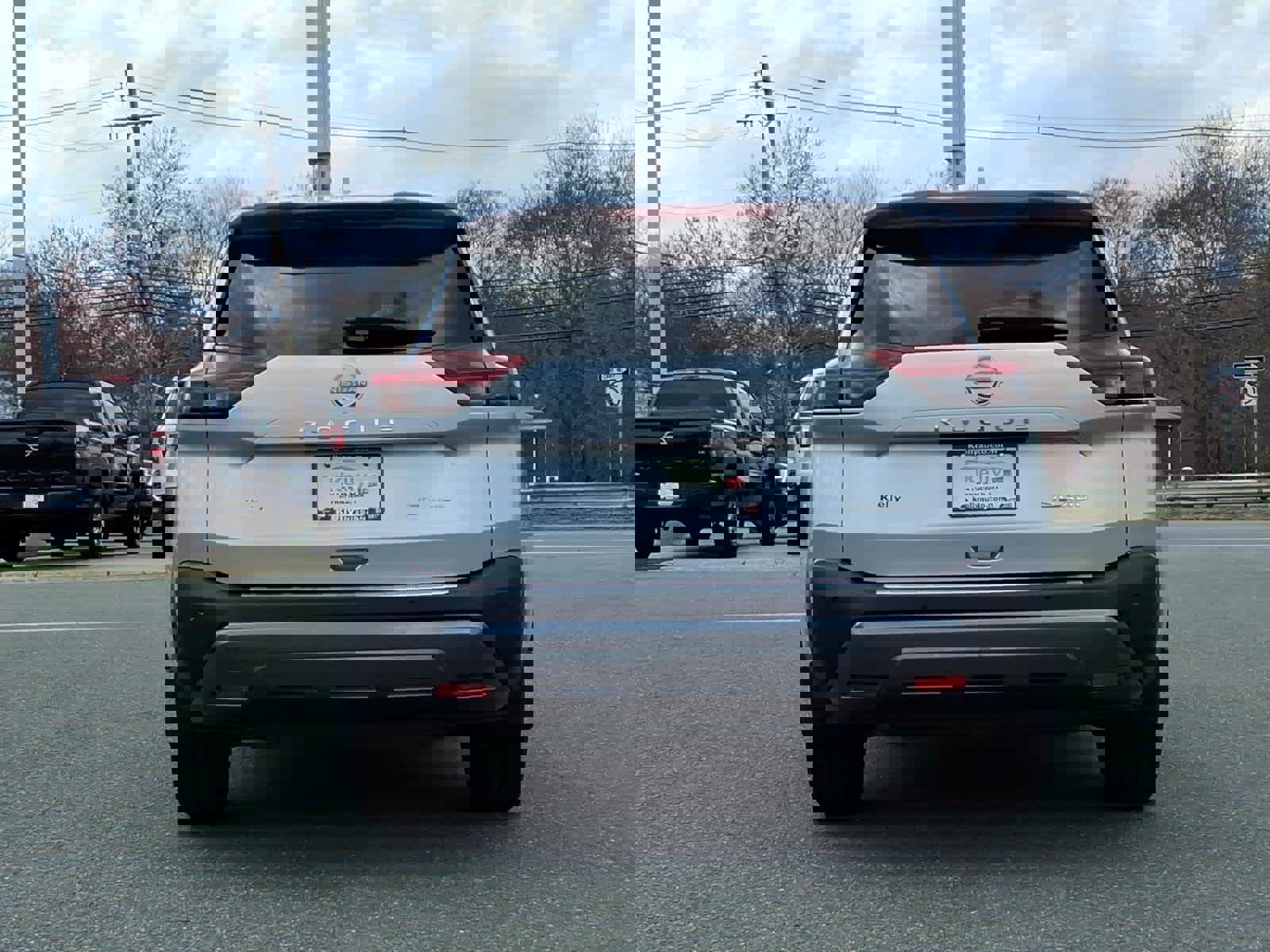 Certified 2022 Nissan Rogue SL w/ SL Premium Package AWD/4WD image 5