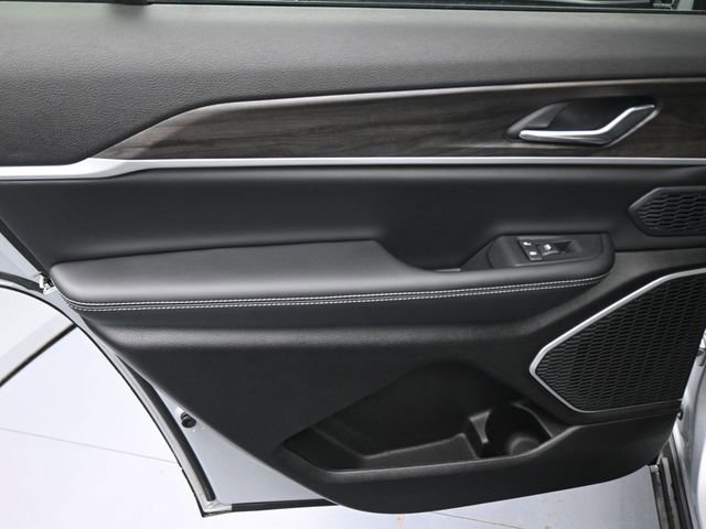 New 2026 Jeep Grand Cherokee L Limited image 25