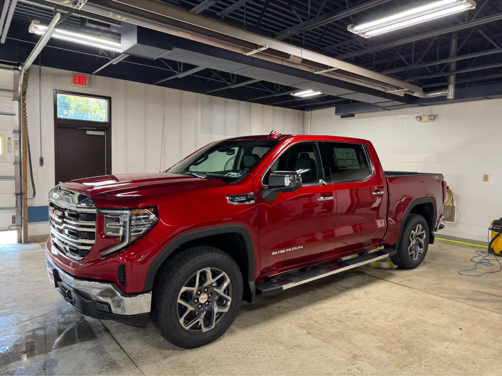 New 2026 GMC Sierra 1500 SLT w/ SLT Premium Plus Package image 1