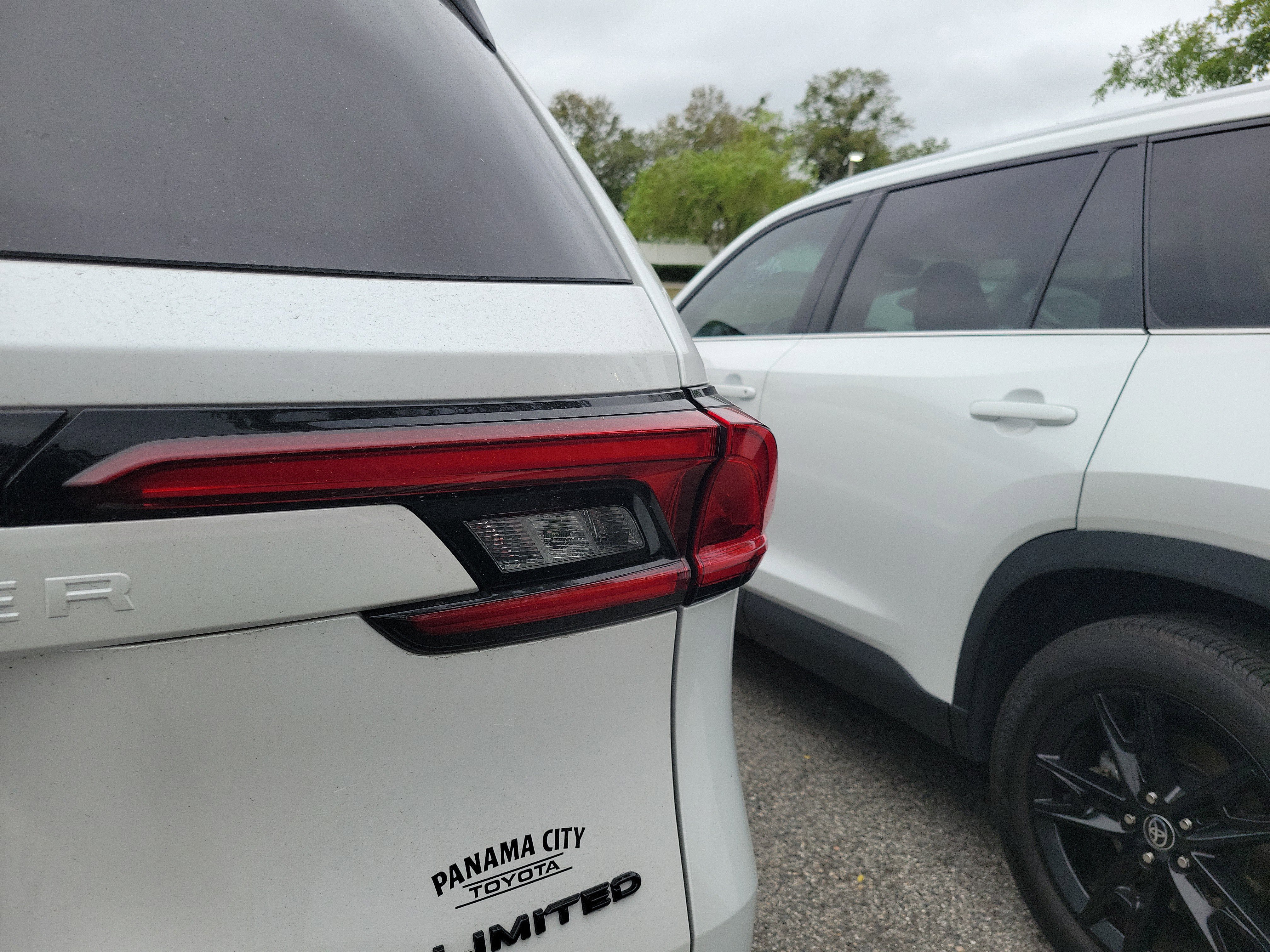 Used 2025 Toyota Grand Highlander AWD Hybrid image 17