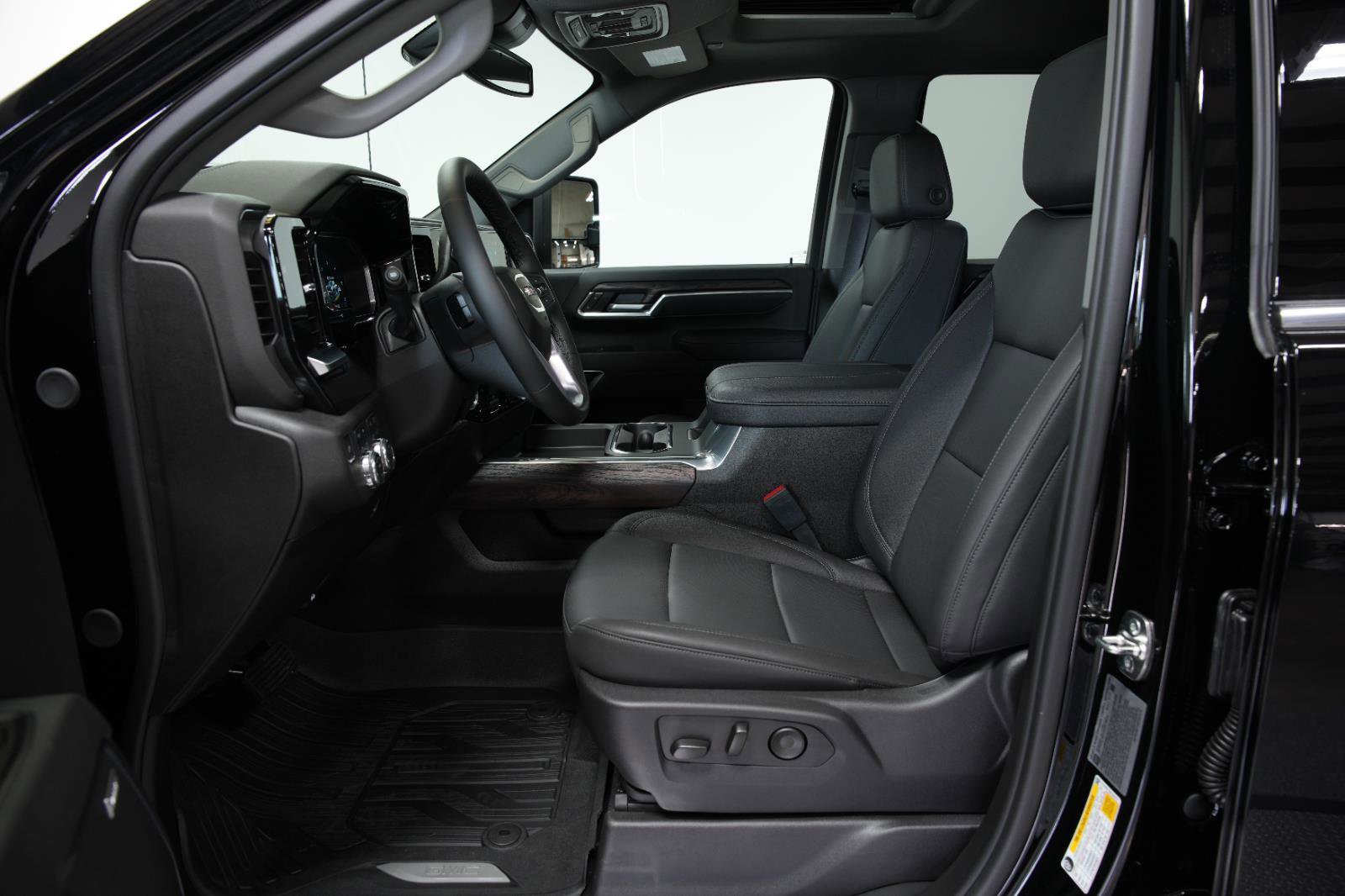 New 2025 GMC Sierra 2500 SLT w/ SLT Premium Package image 27