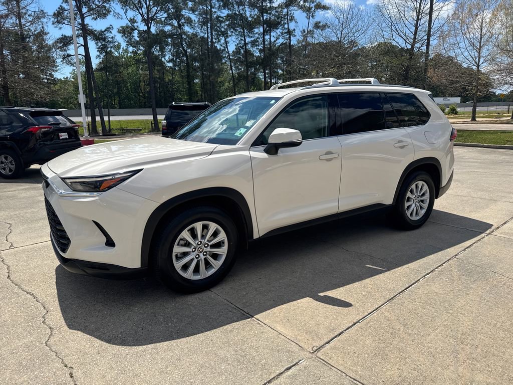Used 2024 Toyota Grand Highlander XLE image 2