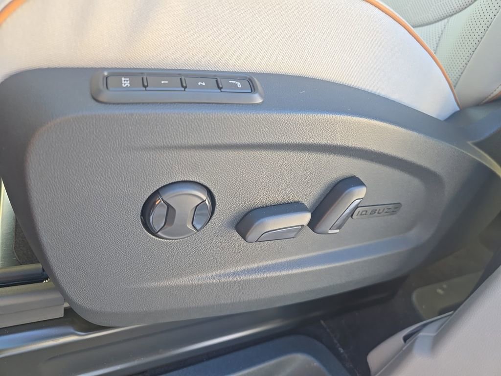 New 2025 Volkswagen ID. Buzz 1st Edition image 4