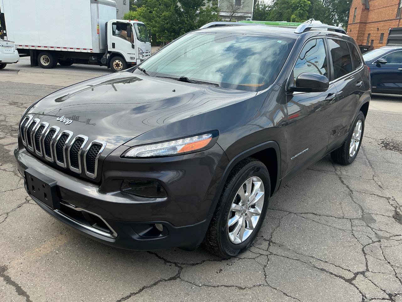 Used 2014 Jeep Cherokee Limited AWD/4WD image 7