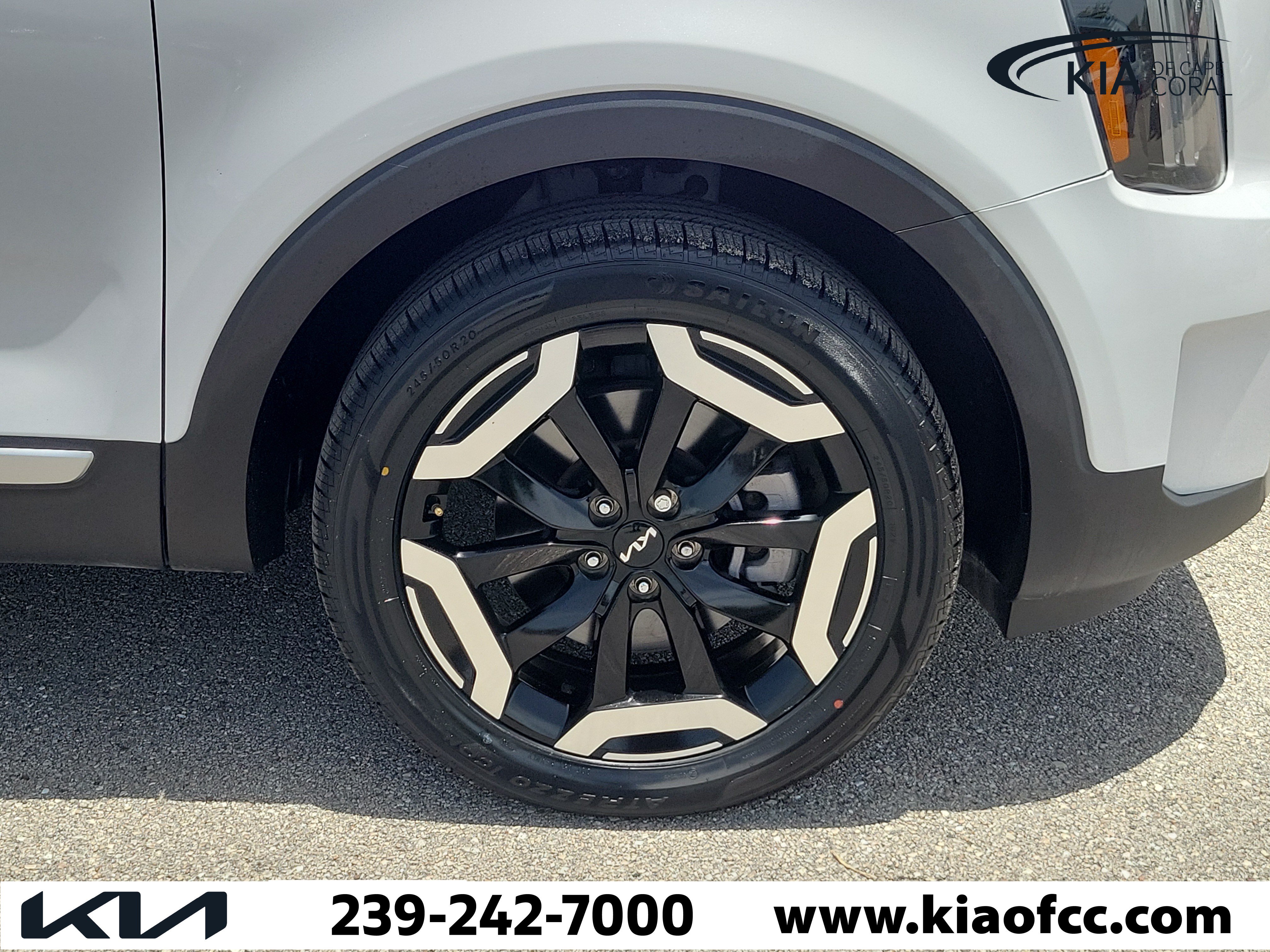 Certified 2024 Kia Telluride S w/ S Sunroof Package AWD/4WD image 7