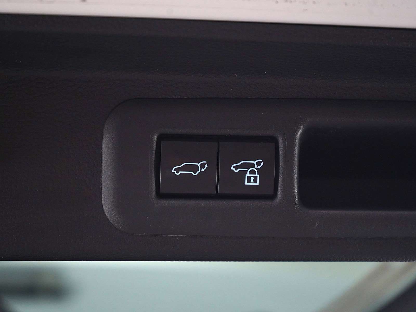 Used 2023 Toyota Sequoia Platinum image 17