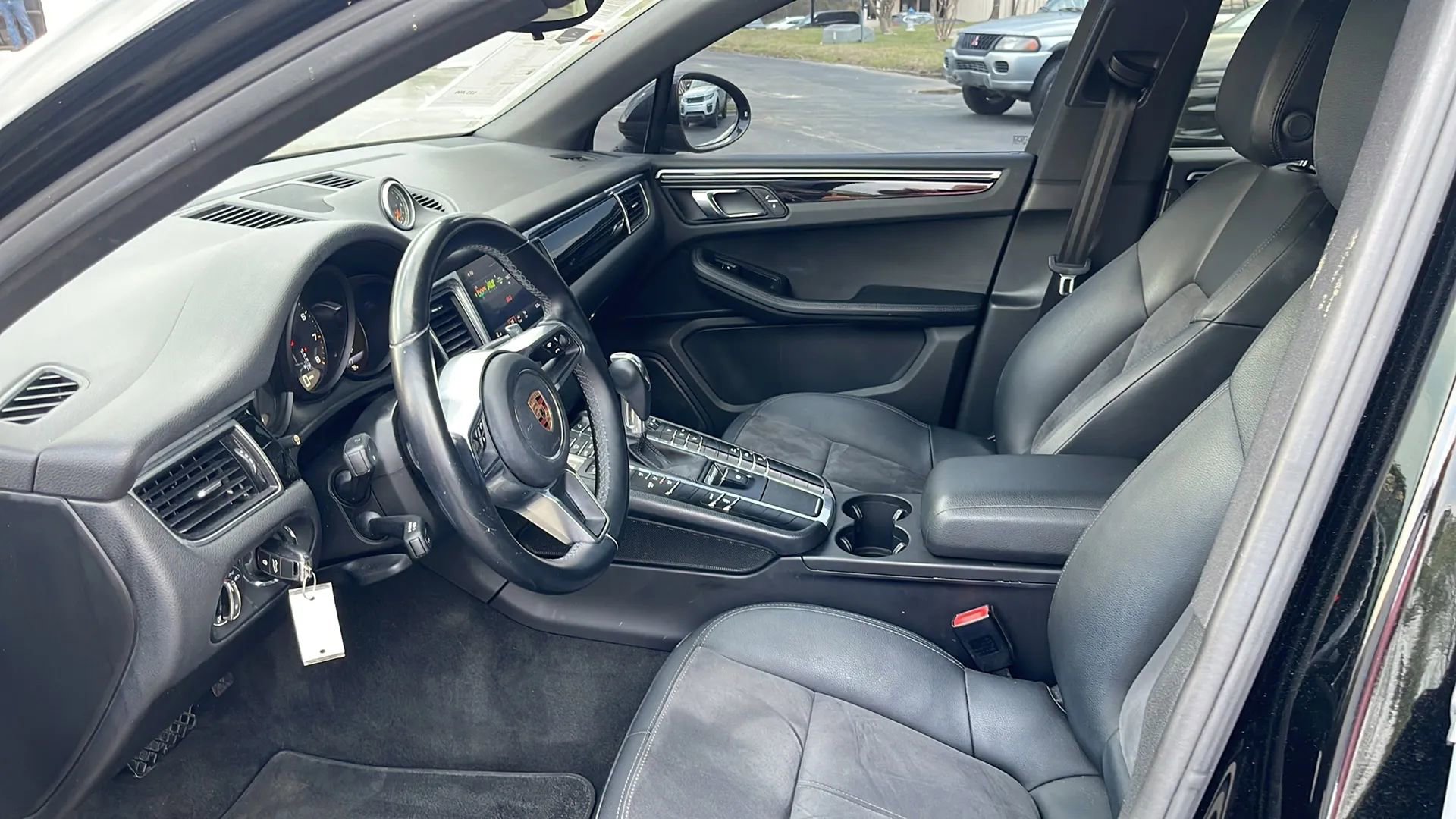 Used 2017 Porsche Macan image 16