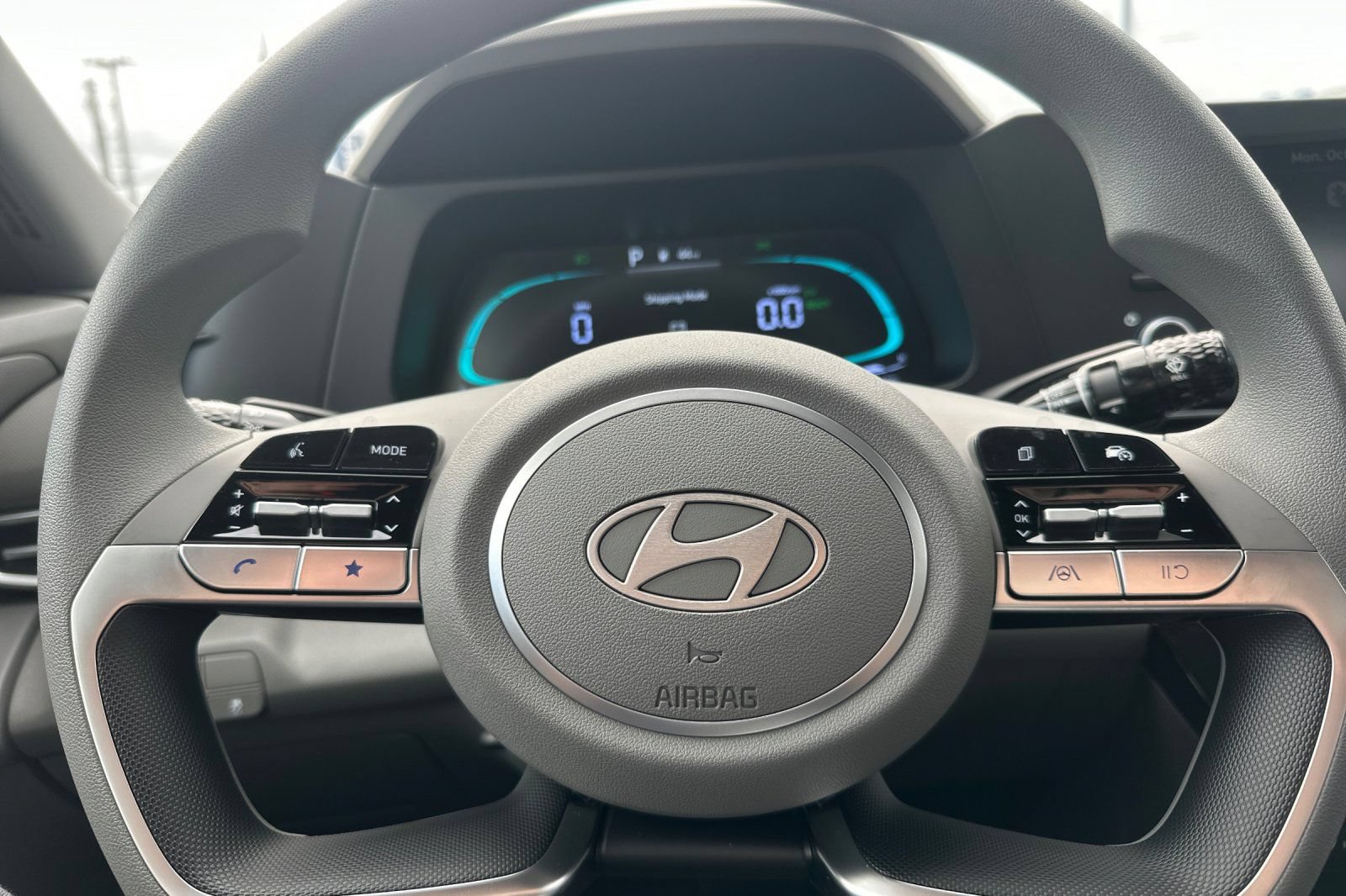 Used 2026 Hyundai Elantra Hybrid FWD image 25