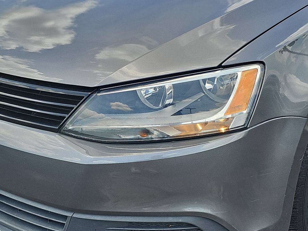 Used 2011 Volkswagen Jetta SE FWD image 28