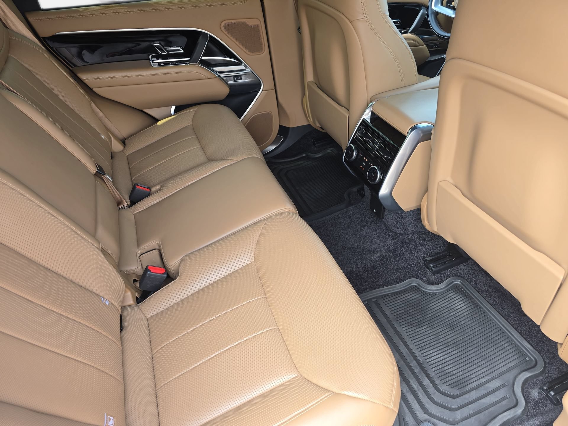 Used 2024 Land Rover Range Rover SE AWD/4WD image 11