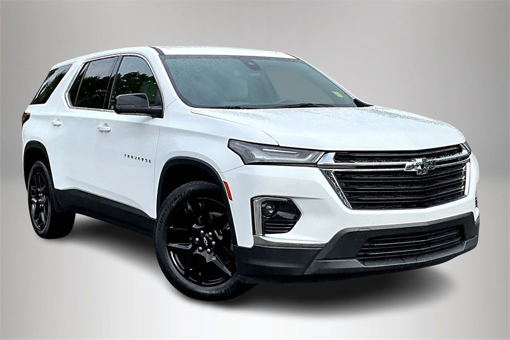 Used 2022 Chevrolet Traverse LS