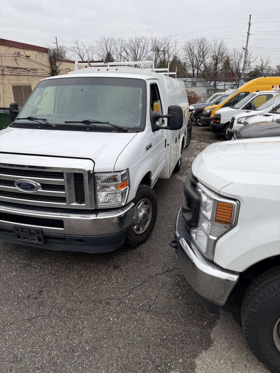 Used 2021 Ford E-350 and Econoline 350 Super Duty w/ Power Windows & Locks Group RWD image 9