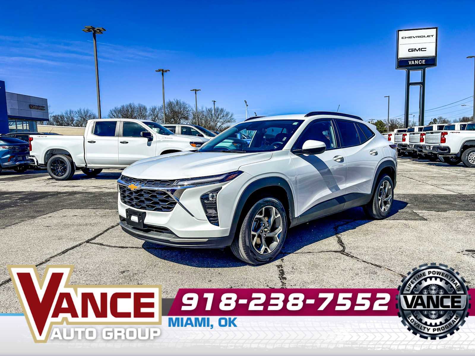 Used 2025 Chevrolet Trax LT w/ LT Convenience Package image 3