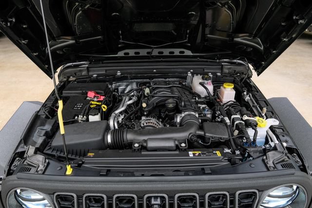 Used 2025 Jeep Gladiator Rubicon w/ Safety Group AWD/4WD image 37