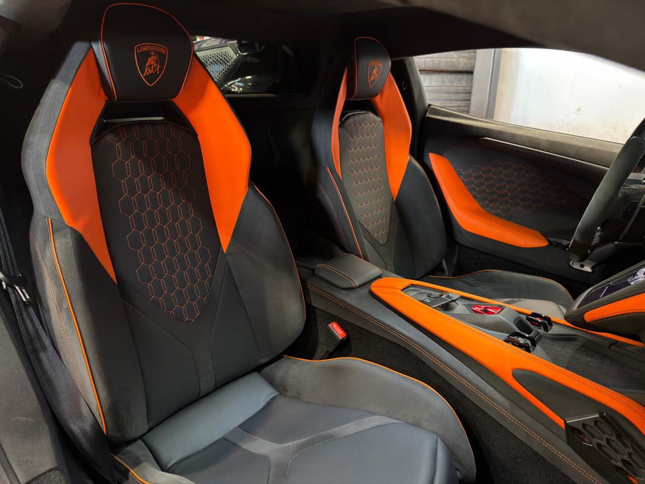 Used 2024 Lamborghini Revuelto image 17