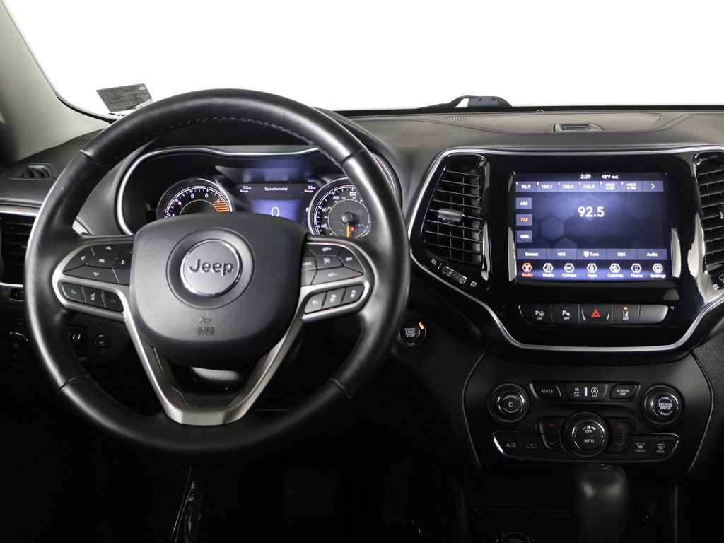 Used 2021 Jeep Cherokee Limited image 32
