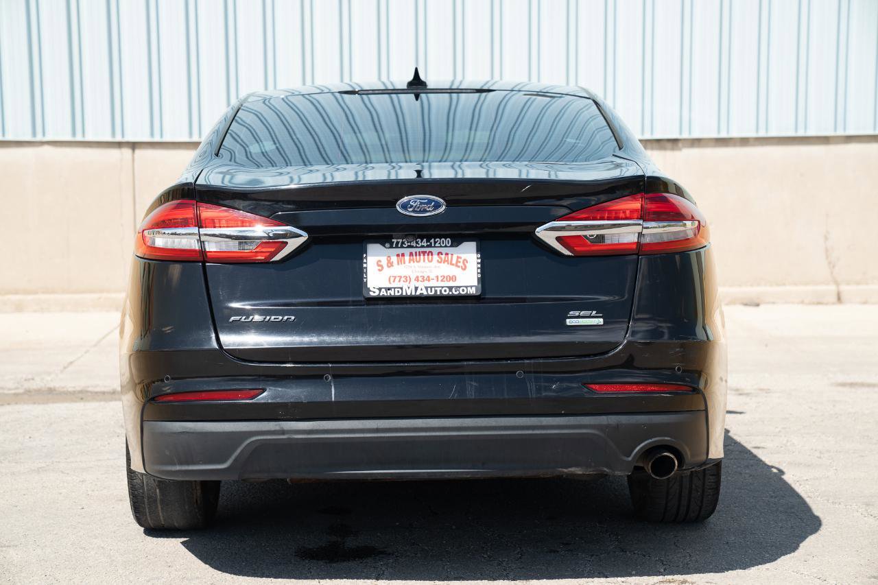 Used 2020 Ford Fusion SEL FWD image 14