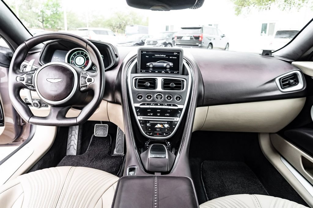 Used 2023 Aston Martin DB11 Coupe RWD image 30
