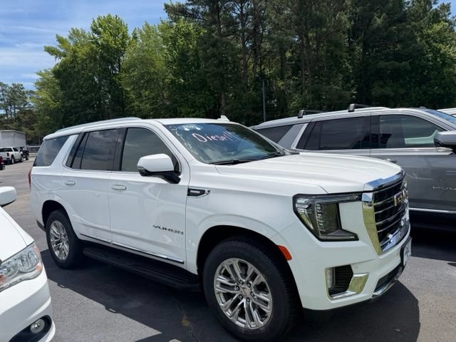 Certified 2021 GMC Yukon SLT w/ SLT Premium Package AWD/4WD image 4