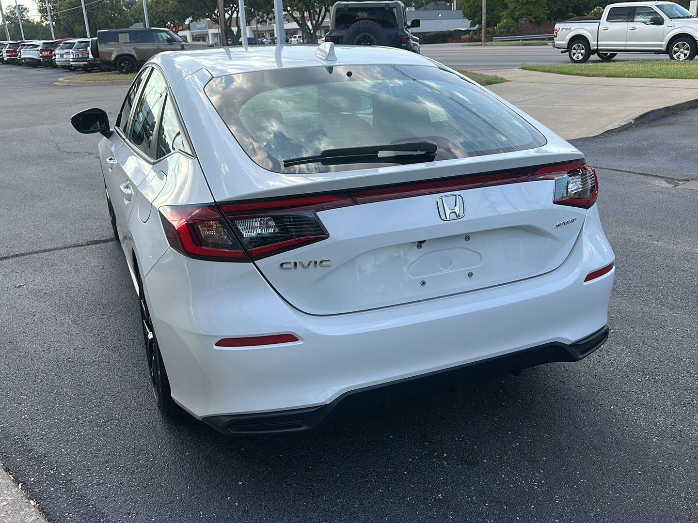 Used 2025 Honda Civic Sport image 4