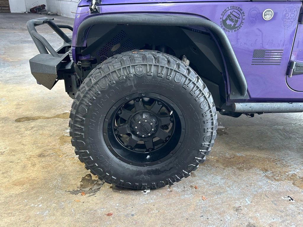 Used 2017 Jeep Wrangler Unlimited Rubicon w/ Connectivity Group AWD/4WD image 25