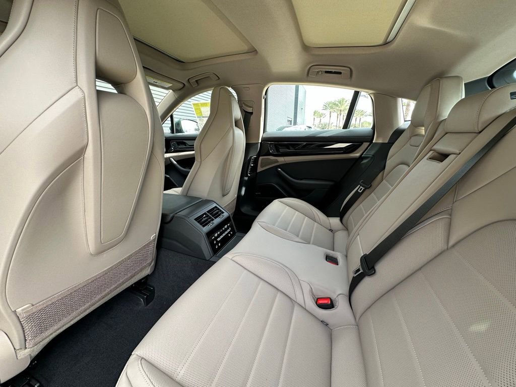 Used 2025 Porsche Panamera 4 image 24